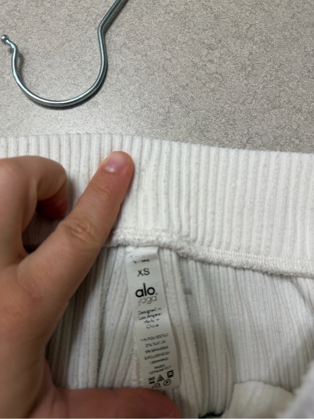 Alo Ribbed Drawstring Joggers - Picture 4 of 4